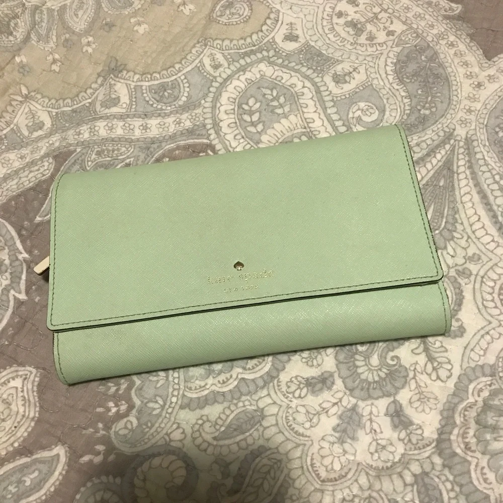 Kate Spade Wallet - Picture 1 of 6